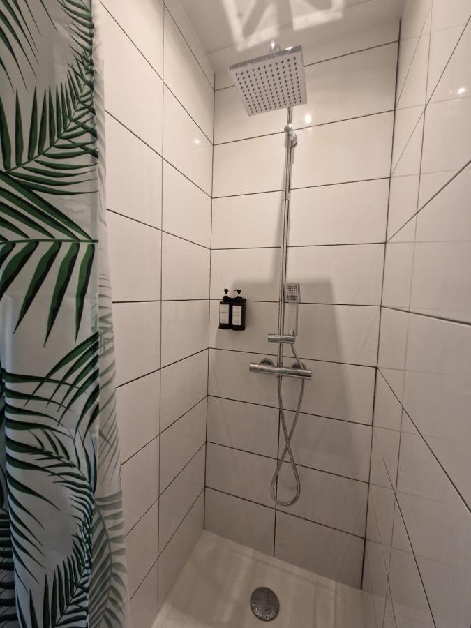 Appartement Independant Dans Maison Avec Jardinet, Au Calme Sérézin-du-Rhône Extérieur photo