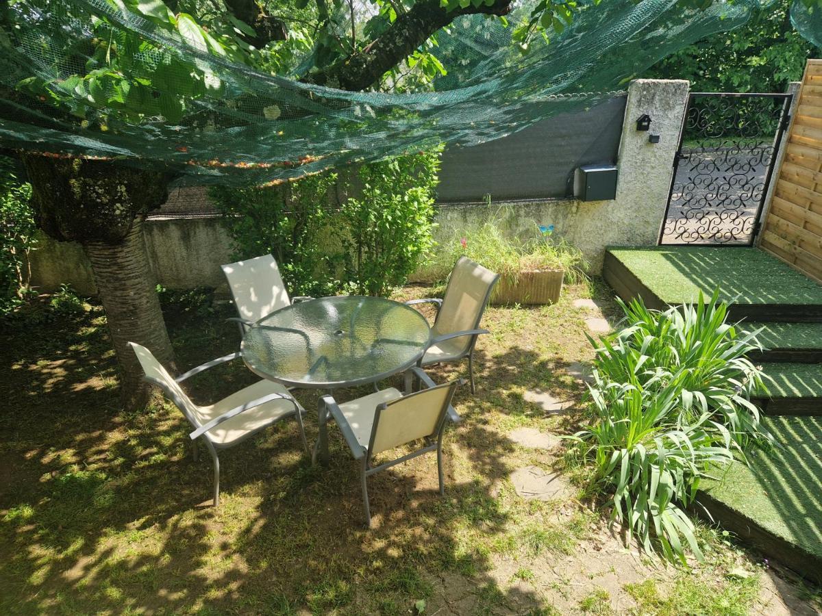 Appartement Independant Dans Maison Avec Jardinet, Au Calme Sérézin-du-Rhône Extérieur photo